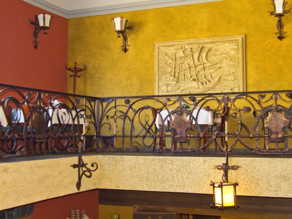 Letuchiy Gollandets Uzhhorod Exterior foto
